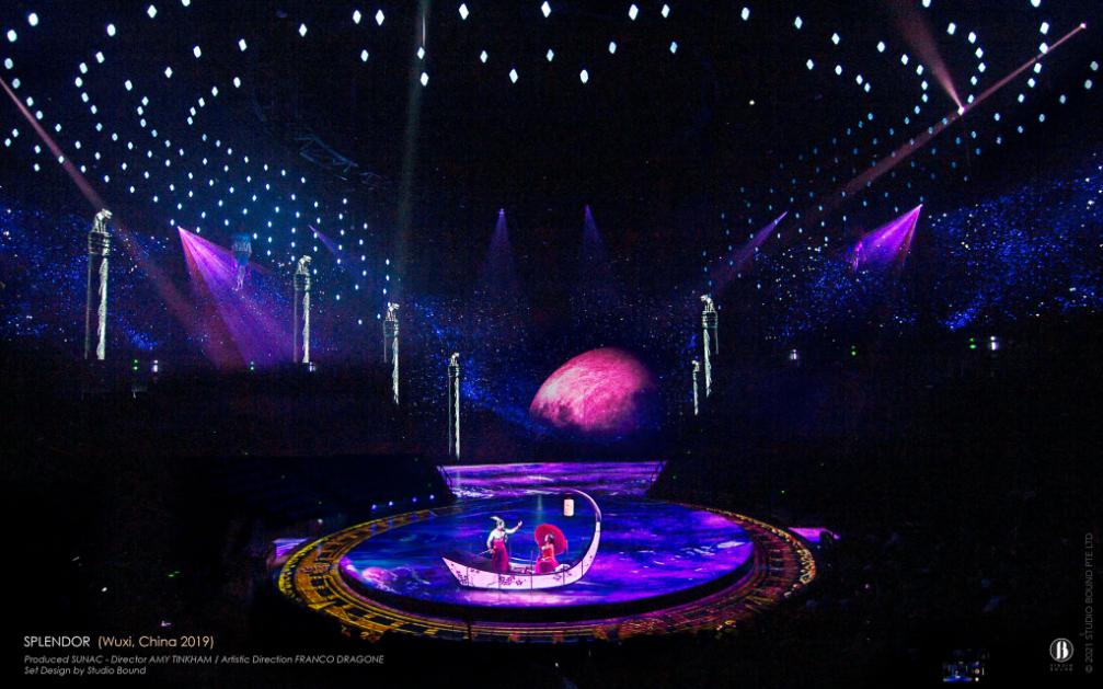 Splendor — the resident Taihu Show at Wuxi, China (2019). Kinetic and set design by Patrick Larsen, Studio Bound.